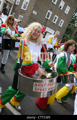 Partecipante del 2010 carnevale di Notting Hill. Europa il più grande festival e la parata. [Solo uso editoriale] Foto Stock