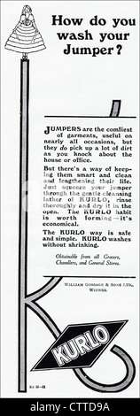 Originale di 1920s vintage stampa pubblicitaria in inglese la rivista dei consumatori pubblicità KURLO detersivo in polvere Foto Stock