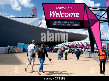 Londra 2012 Giochi Olimpici - segno di benvenuto in ingresso al Parco Olimpico Foto Stock