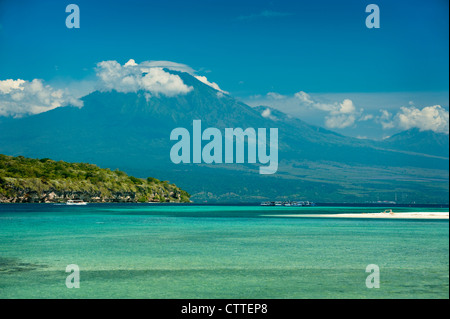 Isola Menjangan è una piccola isola nel nord-ovest dell'isola di Bali e fa parte dell'arcipelago indonesiano notato per i suoi coralli. Foto Stock