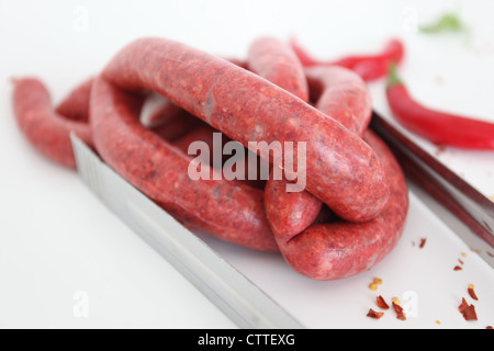 Materie Merguez una salsiccia piccante Salsiccia da Algeria e Nord Africa. Foto Stock