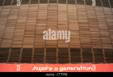 Velodromo nel Parco Olimpico, Londra (dettaglio) con ispirare una generazione slogan Foto Stock