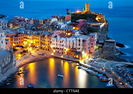 Vista di Vernazza.Il Parco Nazionale delle Cinque Terre (Liguria,l'Italia) Foto Stock