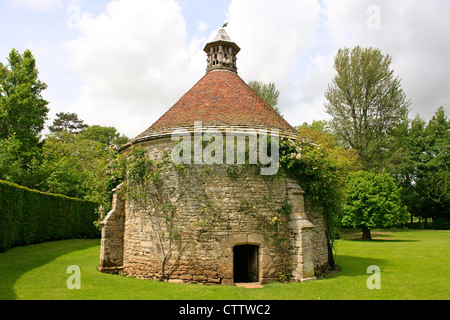 La creazione personalizzata del xv secolo Colombaia a casa Athelhampton Dorset Foto Stock