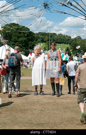 Fancy Dress al porto Eliot festival letterario San tedeschi Cornwall Regno Unito Foto Stock