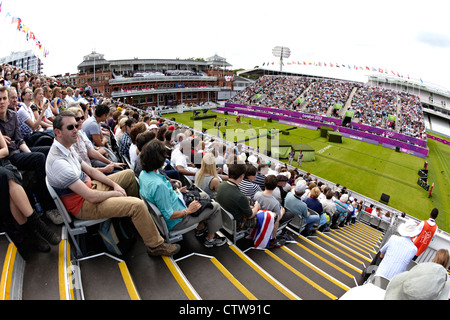 La Folla a Lord per il tiro con l'arco Evento 2012 Olimpiadi di Londra Foto Stock