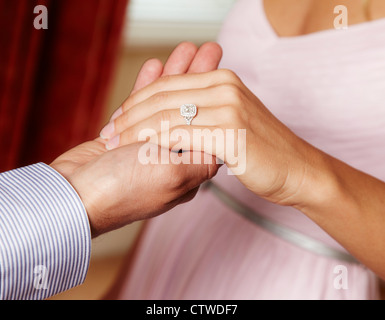 Close up anello di fidanzamento Foto Stock