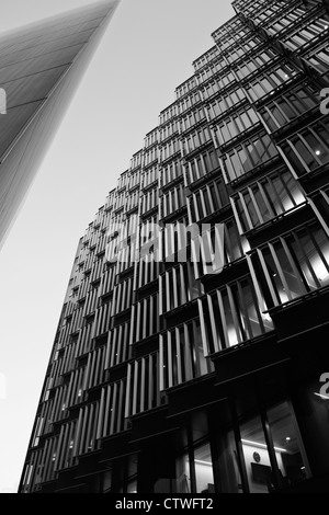 Una vista di più London Business Estate a Norman Foster e Partner di sviluppo da parte di London Bridge, Southwark, Londra Inghilterra REGNO UNITO Foto Stock