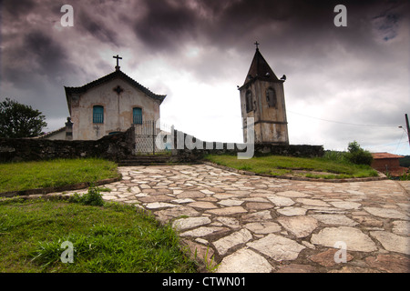 Vecchia chiesa (Igreja matriz) a Conceição do Ibitipoca, Minas Gerais, Brasile centrale. Foto Stock