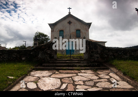 Chiesa centrale (Igreja Matriz) a Conceição de Ibitipoca, Minas Gerais, Brasile. Foto Stock