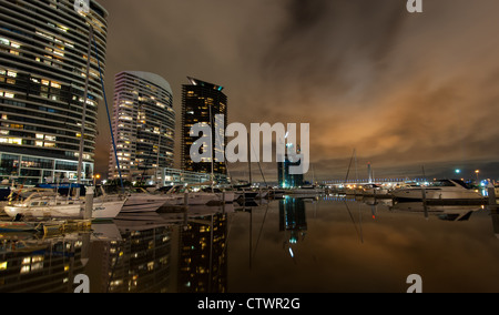 Terre Dock precinct Melbourne Victoria Australia è una scatola mista spettacoli dal vivo, area di negozi e ristoranti. Foto Stock