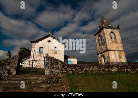 Chiesa centrale (Igreja Matriz) a Conceição de Ibitipoca, Minas Gerais, Brasile. Foto Stock