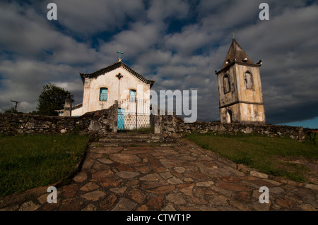 Vecchia chiesa (Igreja Matriz) downtown Conceiçao de Ibitipoca, Minas Gerais, Brasile centrale Foto Stock