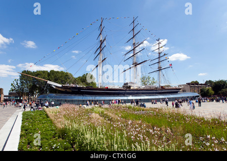 Il Cutty Sark Clipper di una nave in bacino di carenaggio, Greenwich, Londra, Inghilterra, Regno Unito. Foto Stock