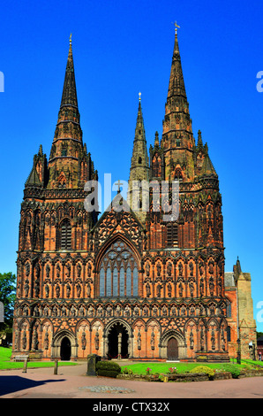 Lichfield Cathedral fronte ovest Foto Stock