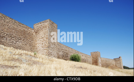 Castello di Noudar,a sud del Portogallo Foto Stock