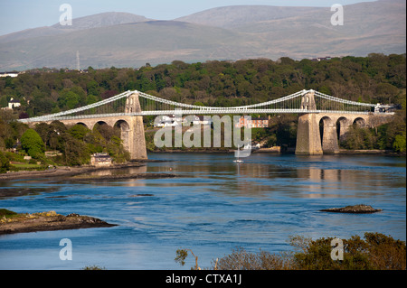 Menai Suspension Bridge Anglesey North Wales UK. Foto Stock