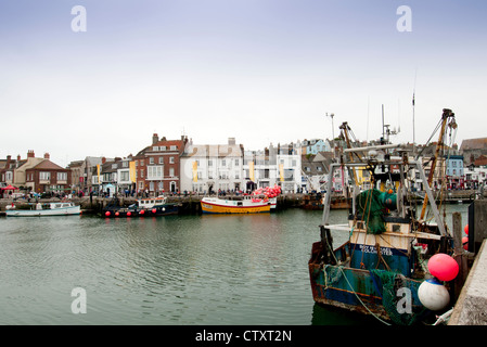 Barche da pesca nel porto di Weymouth Foto Stock