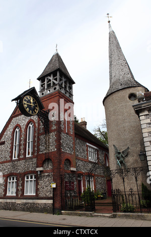 La Chiesa di San Michele in Lewes, East Sussex, Inghilterra. Pietre locali vengono utilizzati per la costruzione della chiesa. Foto Stock