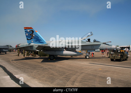 Royal Australian Air force f/a-18a hornet durante un open house presso l'aeroporto di Darwin Foto Stock