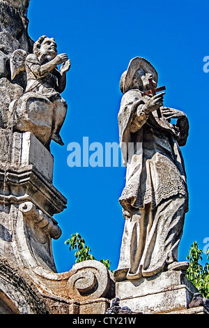 Dettaglio della statua collocata nel 1756 in Piazza Liberty in Timisoara, Romania, per commemorare le vittime della peste. Foto Stock