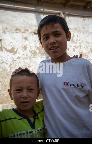 Due ragazzi, Istaravshan, Tagikistan Foto Stock