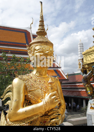 Una statua kinnaree al Grand Palace Tempio a Bangkok Foto Stock