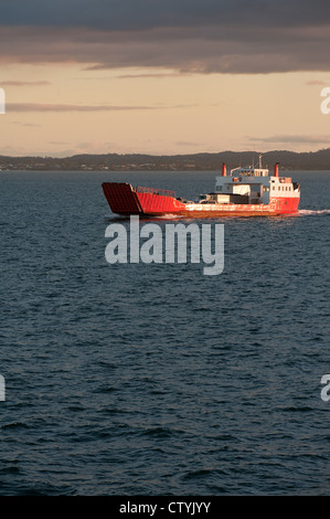 Lo spirito di Waiheke vela al North Stradbroke Island nel Queensland, in Australia. Foto Stock
