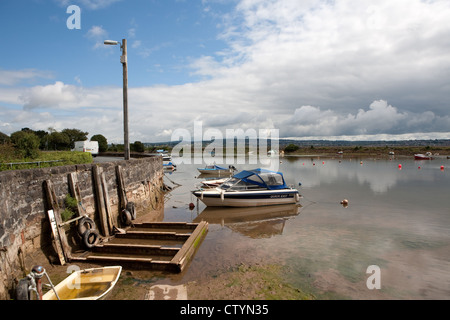 Starcross nel Devon si affaccia sul porto a marea alta. Foto Stock