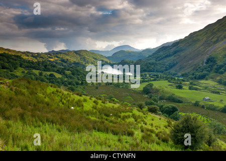 Nant Gwynant Valley, il Parco Nazionale di Snowdonia, Galles Foto Stock