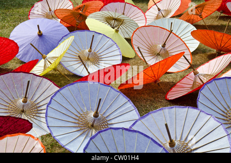 Fatte a mano ombrello tailandese Foto Stock