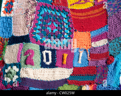 Dettaglio del patchwork maglia al porto Eliot Festival Letterario San tedeschi Cornwall Regno Unito Foto Stock