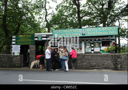 Ingresso al Mynach scende al Ponte del Diavolo, Ceredigion, Wales, Regno Unito Foto Stock