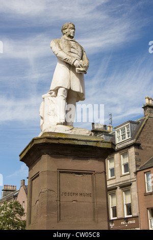 Statua di Giuseppe Hume scozzese politico radicale. Montrose Scozia UK Foto Stock