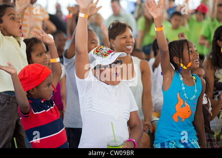 Detroit, Michigan - i bambini partecipano in estate il programma di lettura Foto Stock