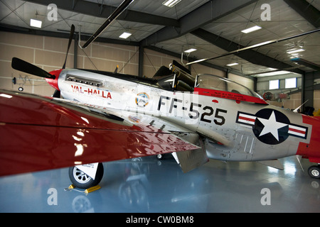 Splendidamente restaurata P Mustang Val-Halla utilizzati durante la seconda guerra mondiale visualizzati il patrimonio del museo di volo Bellingham International Airport Foto Stock