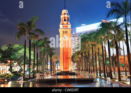 Torre dell'orologio di Hong Kong di notte Foto Stock