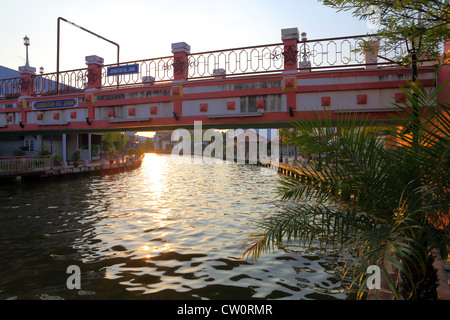 Ponte sul fiume Malacca in Malacca. Foto Stock