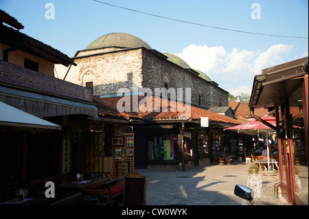 Baščaršija - Bashcharshiya il cuore antico di Sarajevo, negozi nel bazar ottomano distretto di Bascarsija Bosnia ed Erzegovina Foto Stock