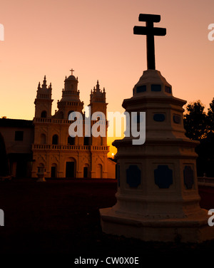 La Chiesa al tramonto vicino Assagoa Foto Stock