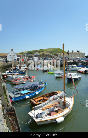 La vista del porto, West Bay, Dorset, England, Regno Unito Foto Stock