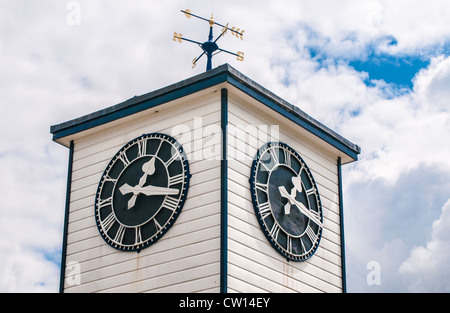 Bisley, Pirbright, Surrey, England Regno Unito - La Torre dell Orologio, Bisley Nazionale Centro di ripresa Foto Stock