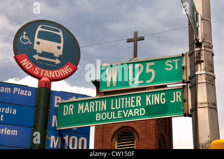 Il Dr Martin Luther King Jr Boulevard Harlem New York Manhattan Stati Uniti Foto Stock