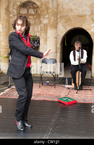 La ballerina di flamenco al Waterperry Arts in azione 2012, Oxfordshire Inghilterra 50 Foto Stock