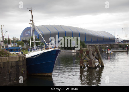 L'ex BBC medico che esperienza Visitor Center e nave, Cardiff Bay. L'edificio più le case il 'esperienza'. Foto Stock