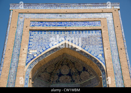 Particolare del portale di ingresso, Matniyaz divano begi Madrasah, Khiva, Uzbekistan Foto Stock