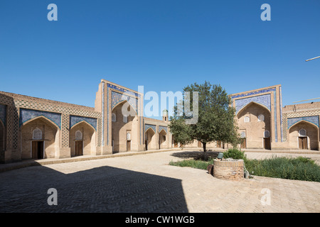 Interno del cortile, Matniyaz divano begi Madrasah, Khiva, Uzbekistan Foto Stock