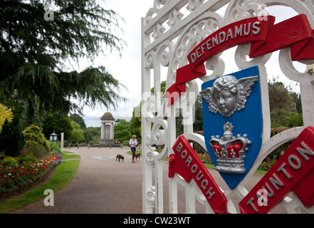 Ingresso al Parco Vivary, Taunton, Somerset, Inghilterra Foto Stock