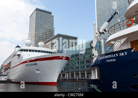 MS Deutschland ormeggiato a Canary Wharf utilizzato dal tedesco del Comitato olimpico durante le 2012 Olimpiadi di estate a Londra Foto Stock