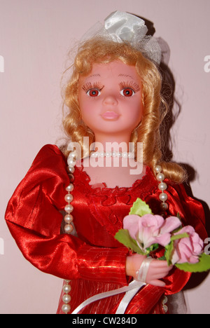 Barbie girl bambole con fiori in mani.Doll ragazze giocattoli Abu Dhabi ,Dubai Foto Stock